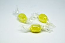 Конфета шуточная С СОЛЬЮ, ЖЕЛТАЯ, (Сахар, Е129, глюкоза), 2 см